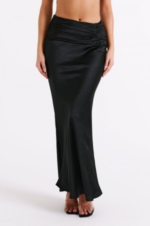 Meshiki Khalani Ruched Satin Maxi Negras | CVFH0720