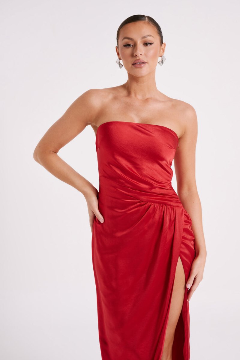 Meshiki Aminah Draped Strapless Rojas | QORJ6436