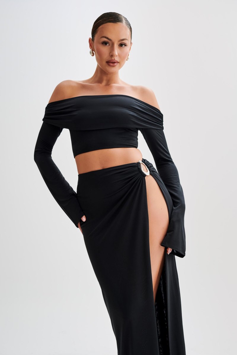 Meshiki Camryn Slinky Off Shoulder Crop Negras | ZOPD5920