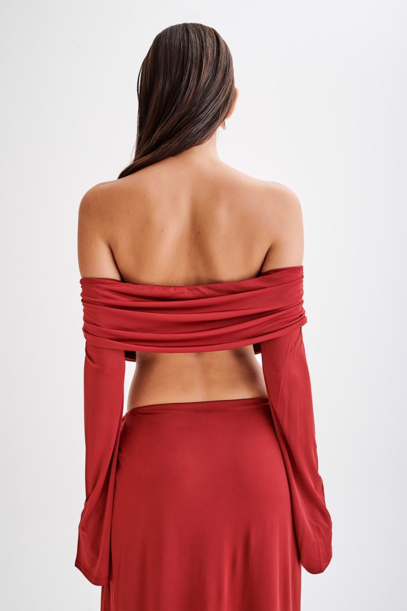 Meshiki Camryn Slinky Off Shoulder Crop Rojas | YNRJ4200