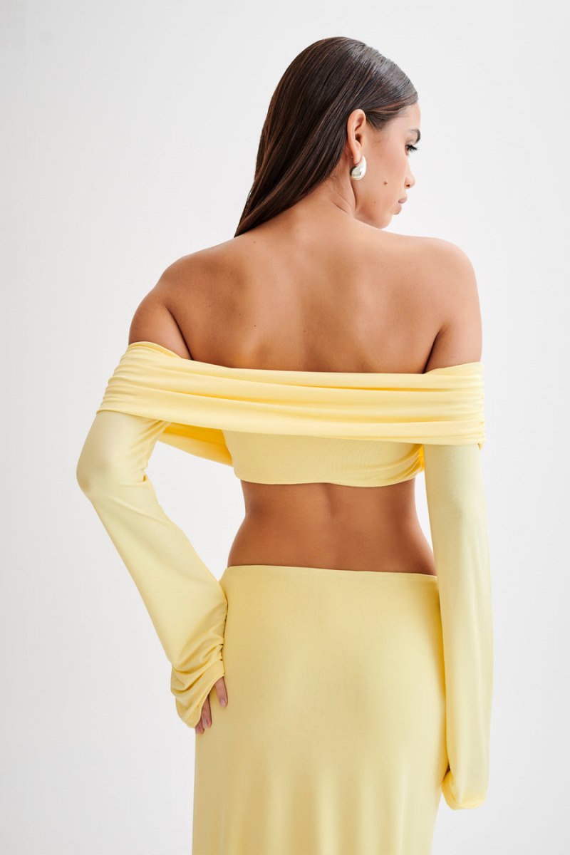 Meshiki Camryn Slinky Off Shoulder Crop Amarillo | AWWU4634