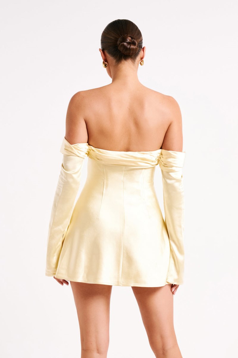 Meshiki Giselle Off Shoulder Satin Amarillo Claro | BVMD5018