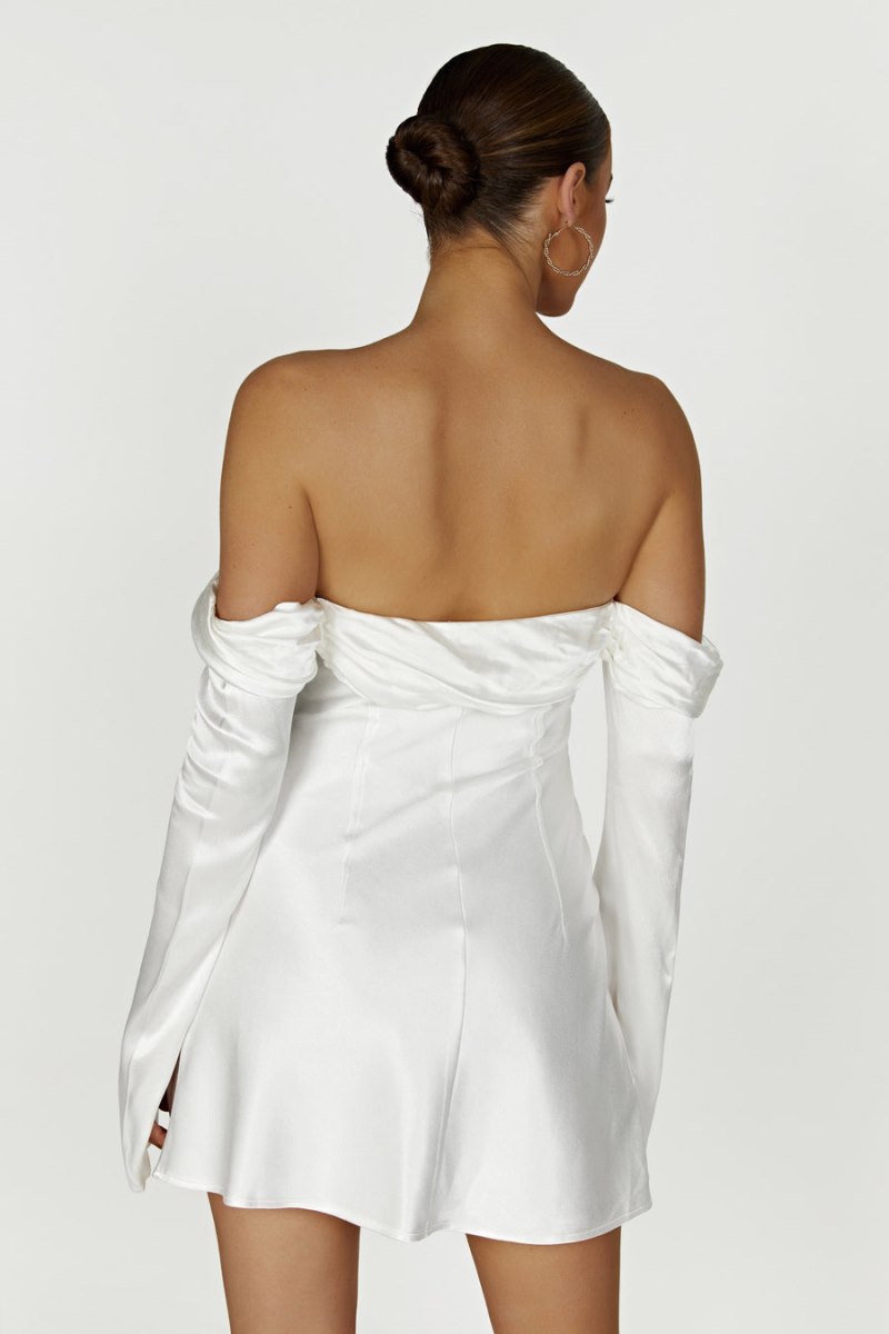 Meshiki Giselle Off Shoulder Satin Blancas | AOBH8902