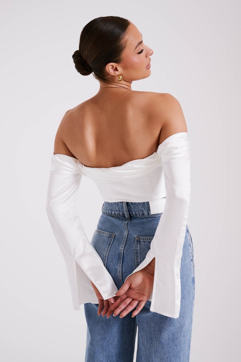 Meshiki Giselle Satin Off Shoulder Blancas | ASEW0050