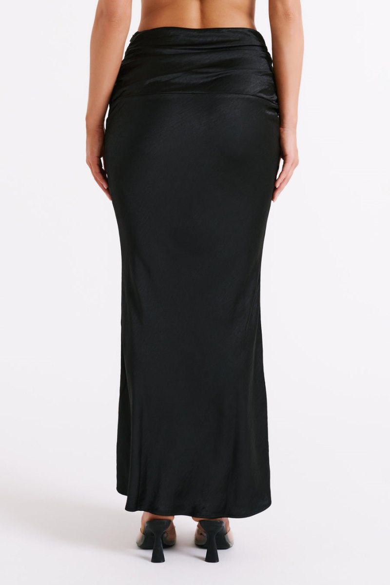 Meshiki Khalani Ruched Satin Maxi Negras | CVFH0720