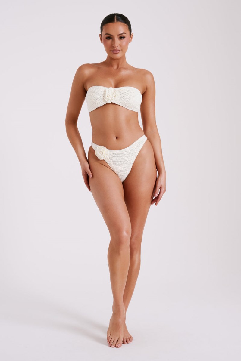 Meshiki Noreen Rose Crochet Bikini Top Blancas | VEPN7129