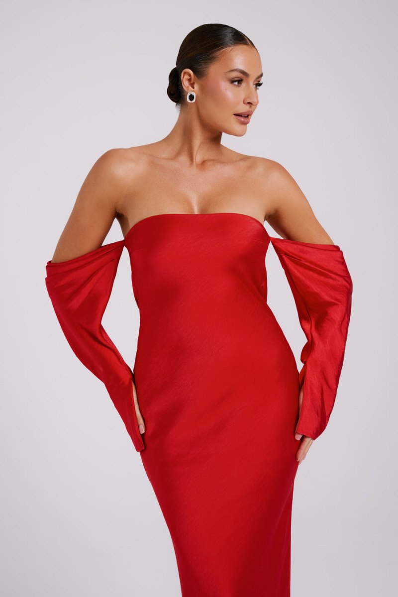 Meshiki Vee Off Shoulder Satin Rojas | AYOB5493